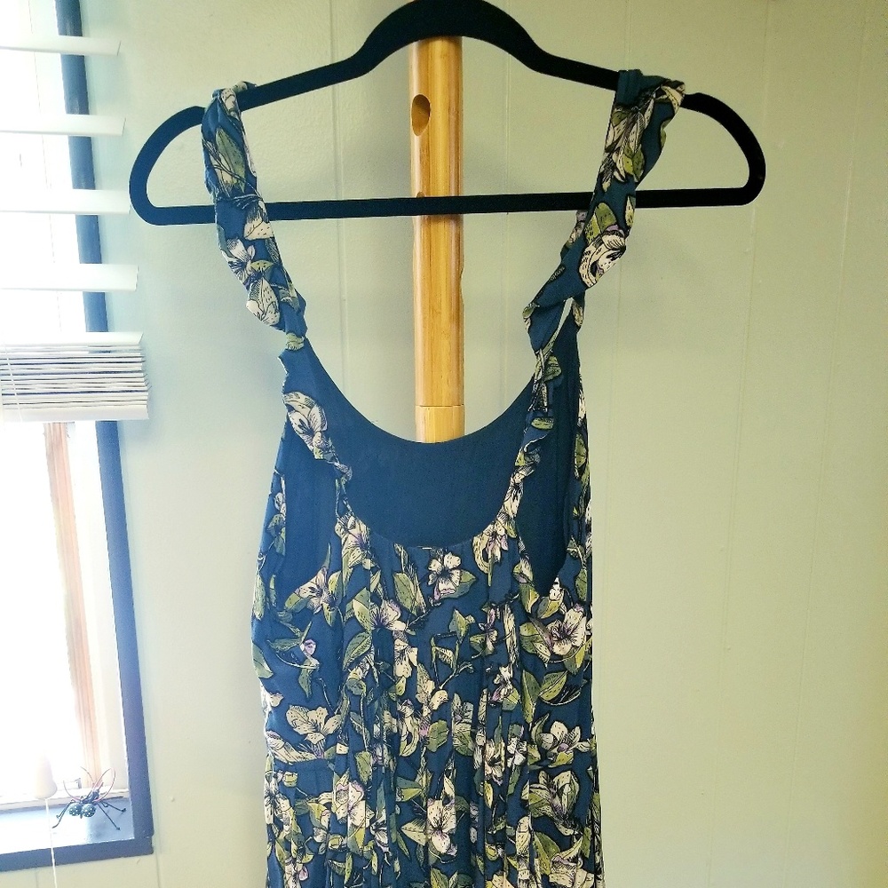 Dress - Picture 4 of 4